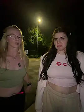 EllyNora élő chatszobája
