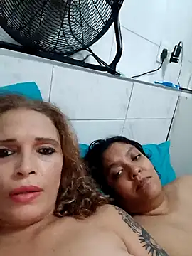 ห้องแชทสดของ 2Juicy_pussy