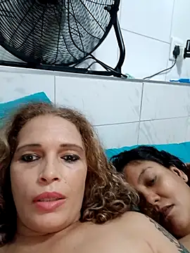 2Juicy_pussy – live chatrum