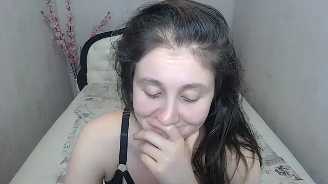 Živá chatovací místnost Holliy_Cooper