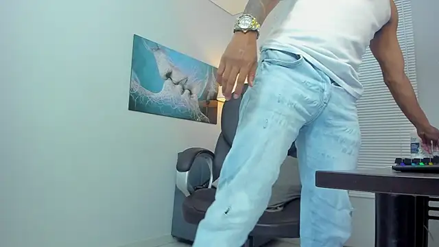 vincen_jose Adlı Modelin Canlı Sohbet Odası