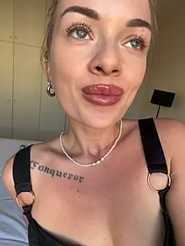 ElenaRebelle – live chatrum