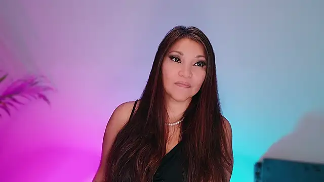 DivineLynn লাইভ চ্যাট রুম