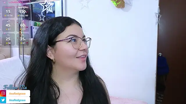 חדר צ'אט בשידור חי של AnaRedgrave_
