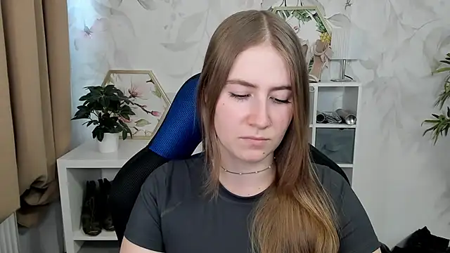 candy_Megan Adlı Modelin Canlı Sohbet Odası