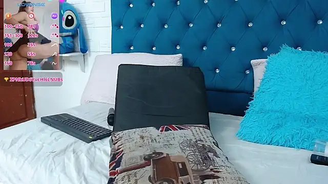 gisellsaenz's Live Chat Room