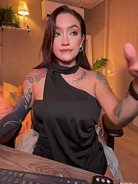 DaniDusan_ Adlı Modelin Canlı Sohbet Odası