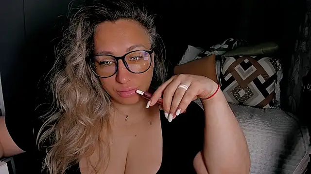CumOnMy_Tits чат на живо