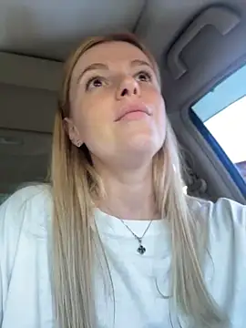 Živá chatovací místnost HarrietDart