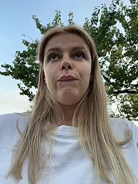 HarrietDart Adlı Modelin Canlı Sohbet Odası