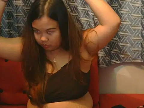 חדר צ'אט בשידור חי של hotchickgirl