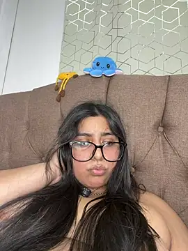 virginbrunette99's Live Chat Room