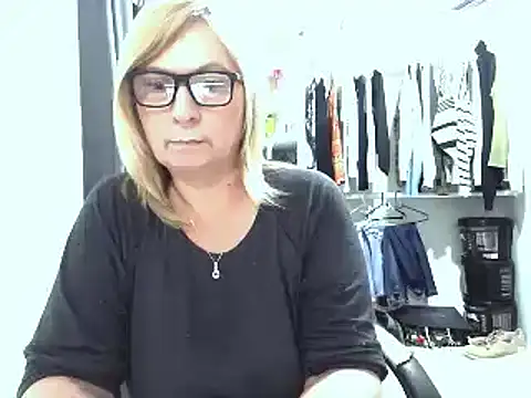 Phòng Chat Trực Tiếp Mommynaughty69