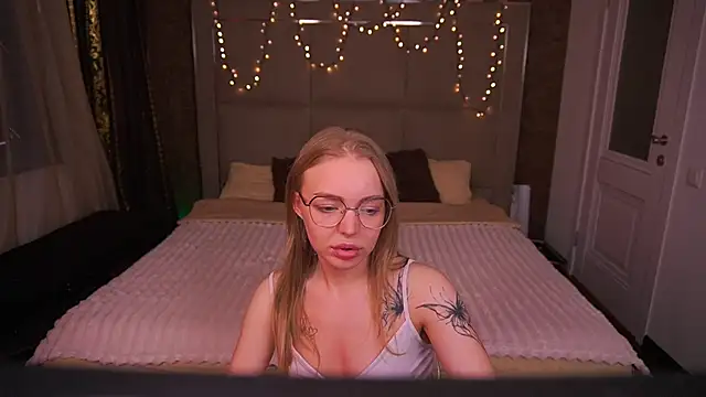 Živá chatovací místnost EmilySunshineS