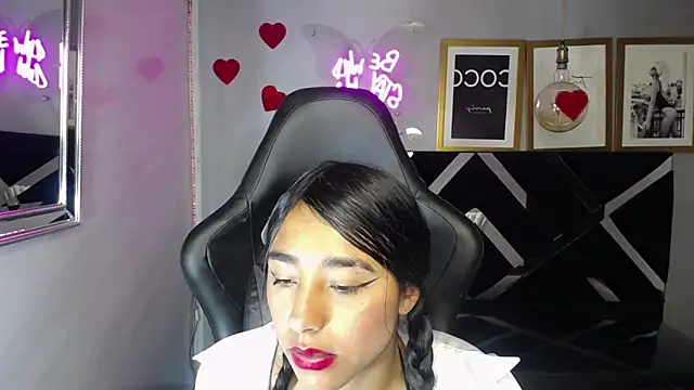 Živá chatovací místnost Arimeraki_v