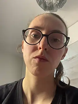 MartiniiSelenna's Live Chat Room