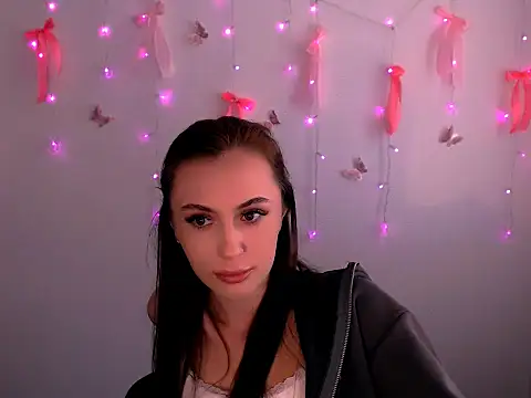 Nikonara_Loven Live chat-huone