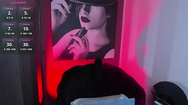 QueenOfHaze's Live Chat Room