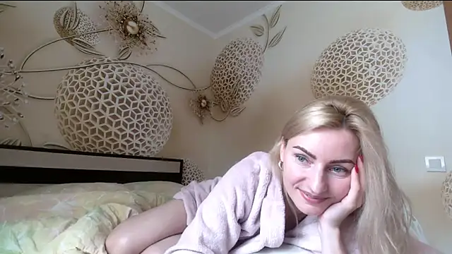 Yourrealgirl's Live Chat Room