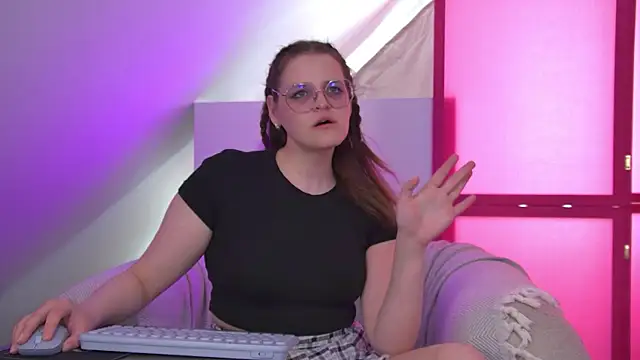 AlexaAvery's Live Chat Room