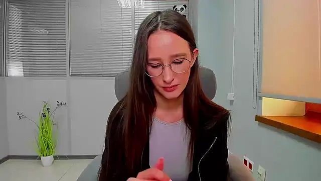 Olimia Adlı Modelin Canlı Sohbet Odası