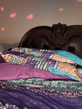 RenaThickAss Adlı Modelin Canlı Sohbet Odası