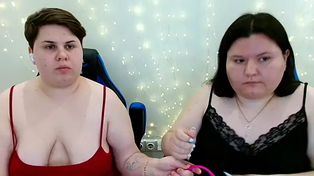 BeckyAndHellen Adlı Modelin Canlı Sohbet Odası