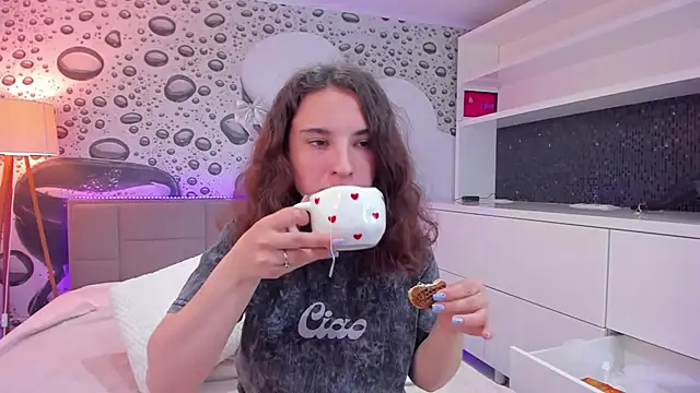 JosephineRows Adlı Modelin Canlı Sohbet Odası