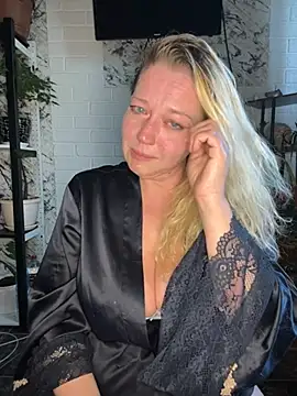 Živá chatovací místnost JenniferCarmen