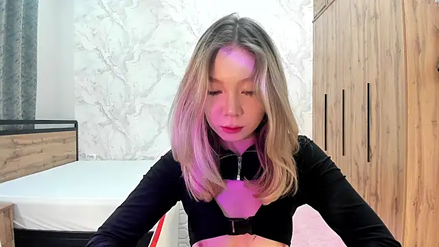 Babby_Rabbit Adlı Modelin Canlı Sohbet Odası