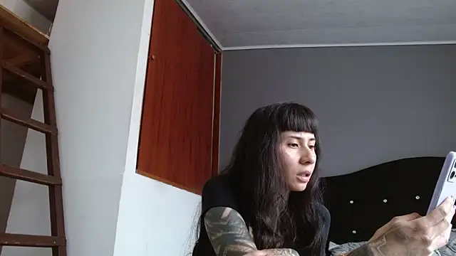Sala de chat en directo de Emilia_1995