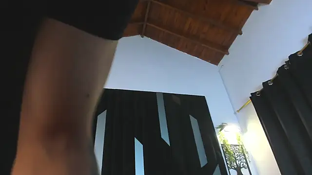 Justin_WhiteJS Live Chatraum