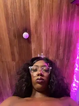 TIFFANYYSTAR লাইভ চ্যাট রুম