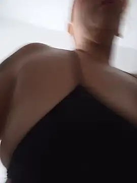 -Serena_ Adlı Modelin Canlı Sohbet Odası