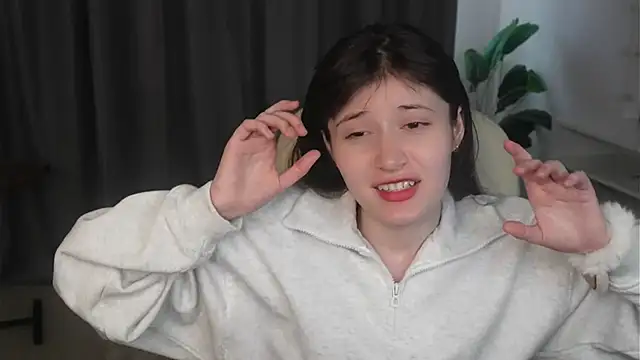 Chat soba uživo modela LeliaFujimoto
