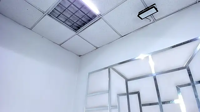 Sala de chat ao vivo de ZoeWan69