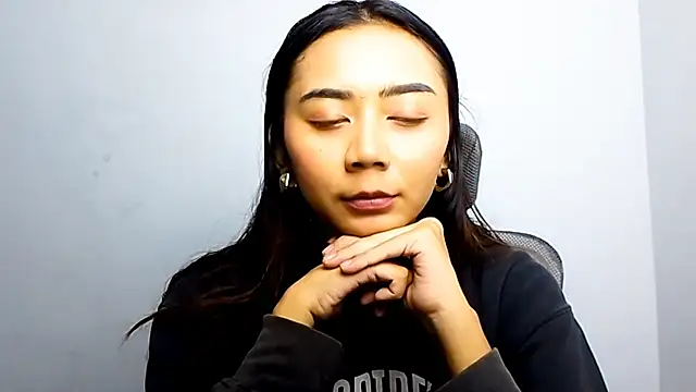 KristieOrtmann's Live Chat Room