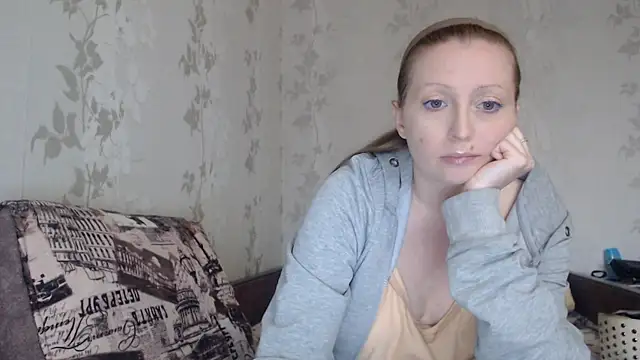 Luna_Bliiss' Live Chat Room