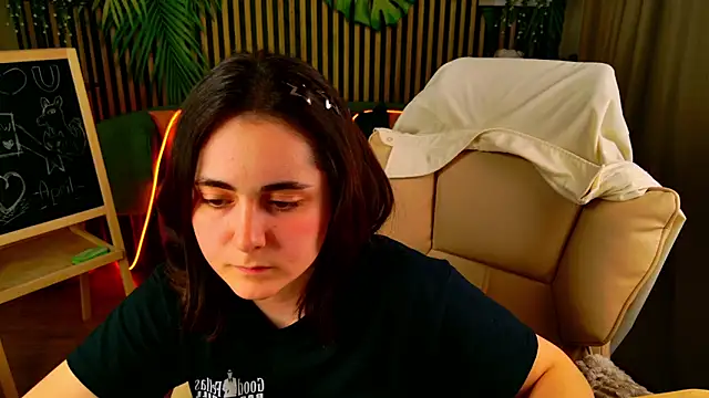 AprilMunoz's Live Chat Room