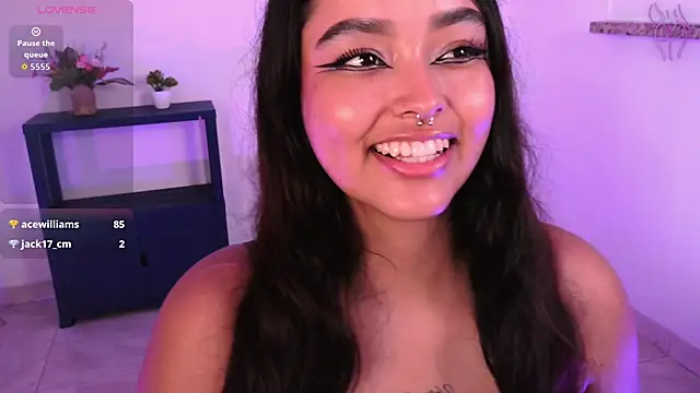 חדר צ'אט בשידור חי של Ariana_Pierce