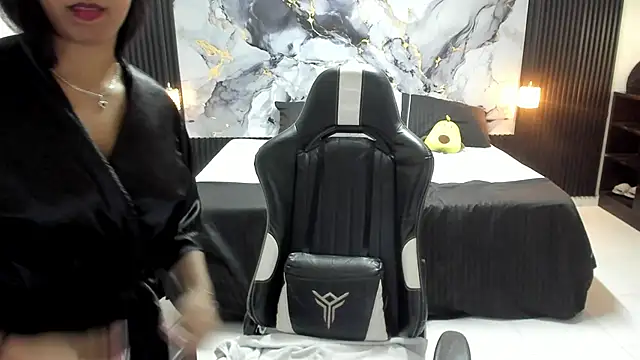 Ivy_16 Live Chatraum