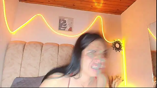 غرفة دردشة amy_swann المباشرة