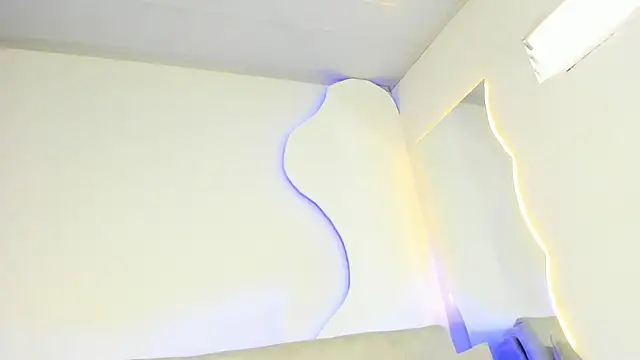 Seks show uživo modela LeoCarter_ na kameri