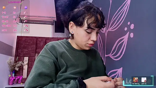 Sala de chat en directo de Kiara_Fox__