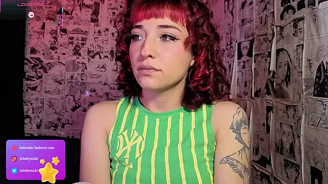 غرفة دردشة NickiYoung المباشرة