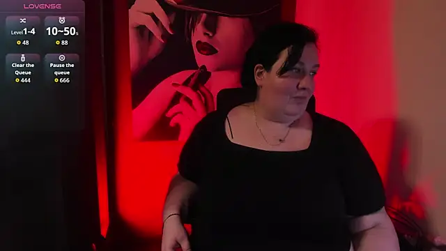 QueenOfHaze live-chat rom