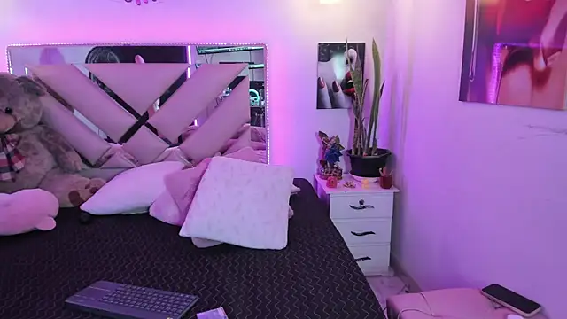 חדר צ'אט בשידור חי של Karly_moon