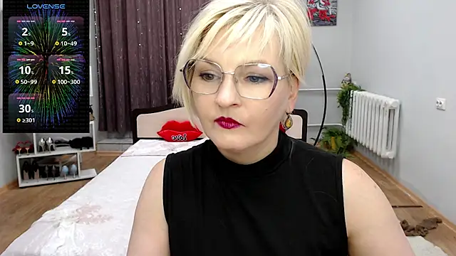 BlondeBrilliant7 লাইভ চ্যাট রুম