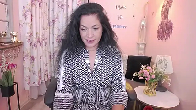MyLovOne Adlı Modelin Canlı Sohbet Odası
