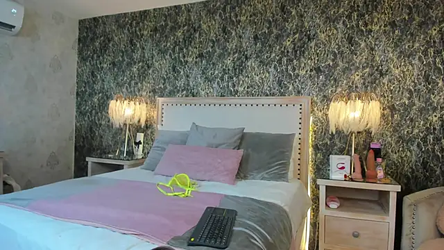 Sala de chat en directo de JazmiiMilf